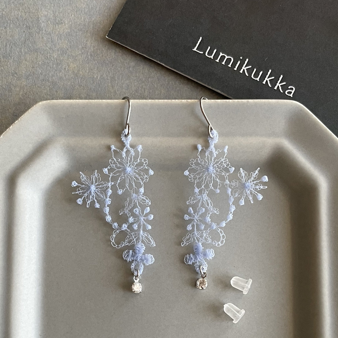 Lumikukka Halu Pieni ストーン(両耳ピアス)