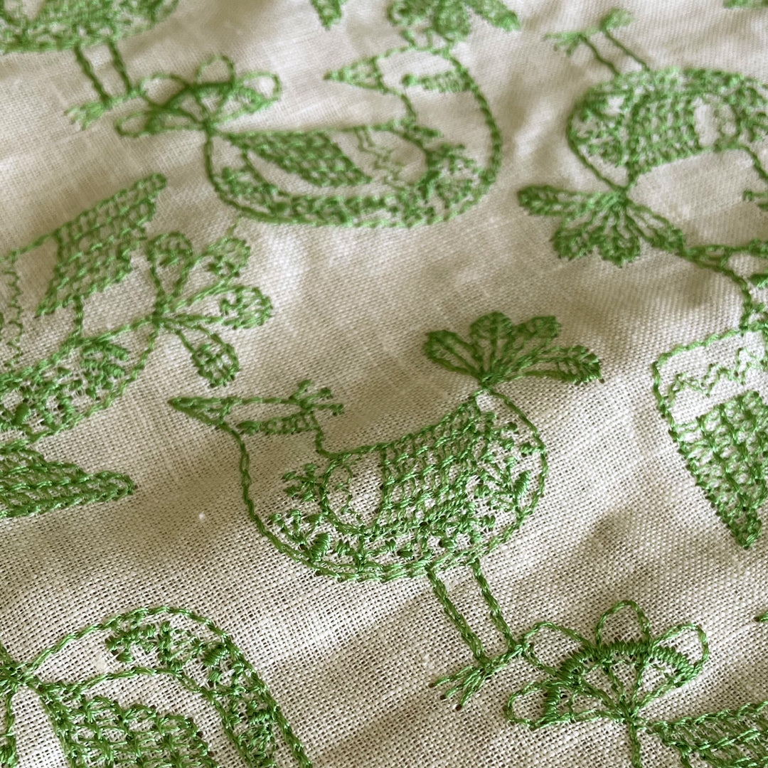 レース模様の鳥 Birds in a lace pattern / リネン100% 2COLORS