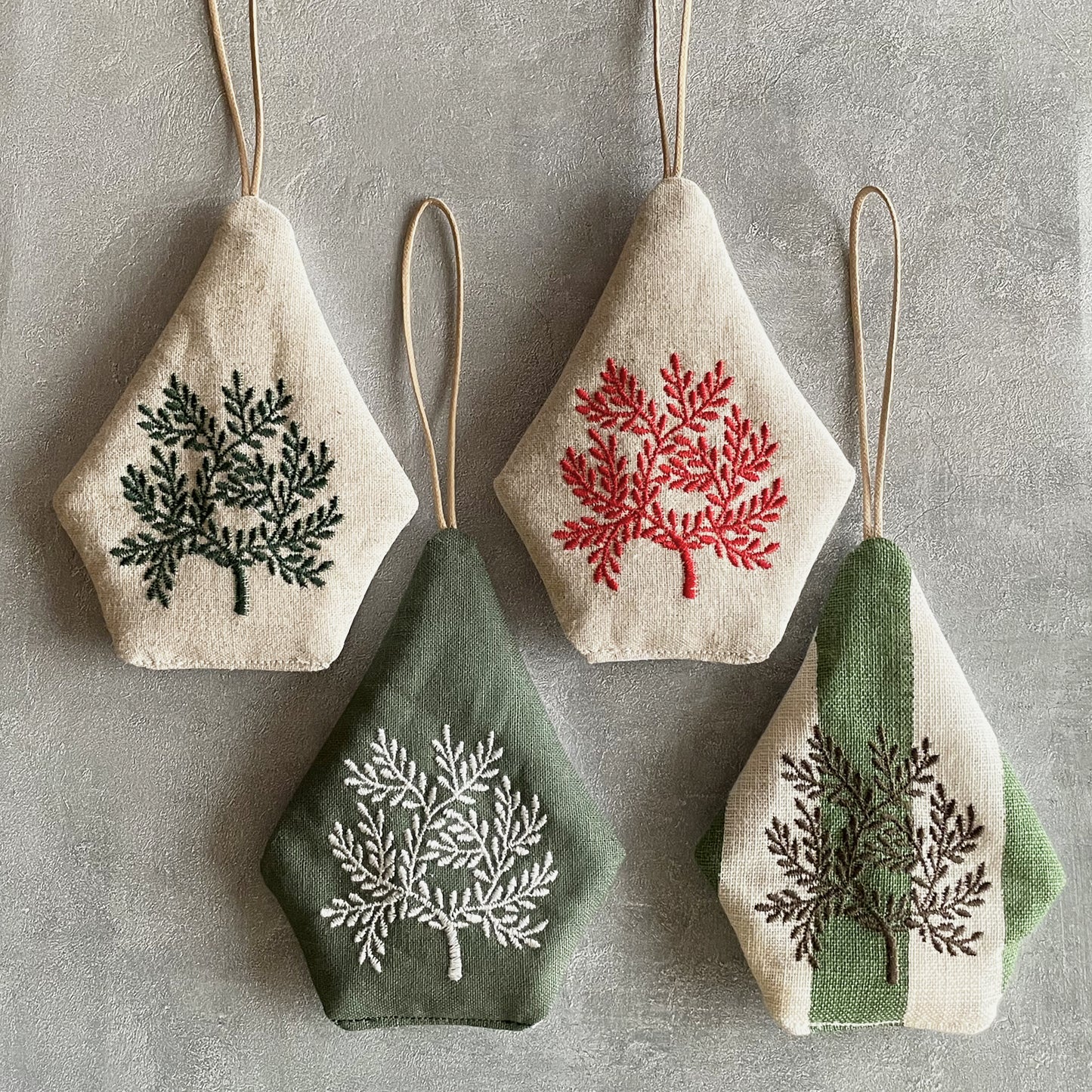 森のオーナメント forest of ornaments ツリーA / 4COLORS