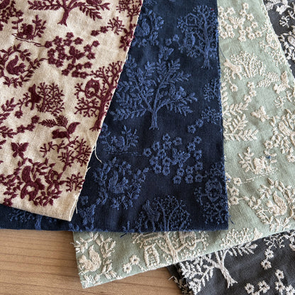 ちいさなかくれんぼ「Tiny Hideaway」／4COLORS