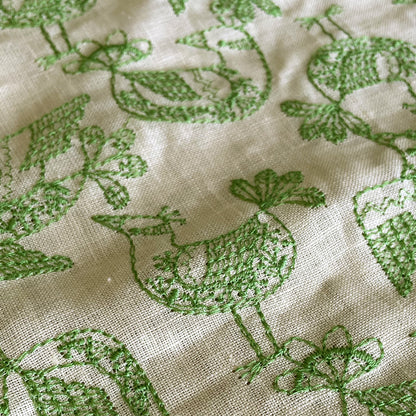 レース模様の鳥　Birds in a lace pattern　/　リネン100％　2COLORS