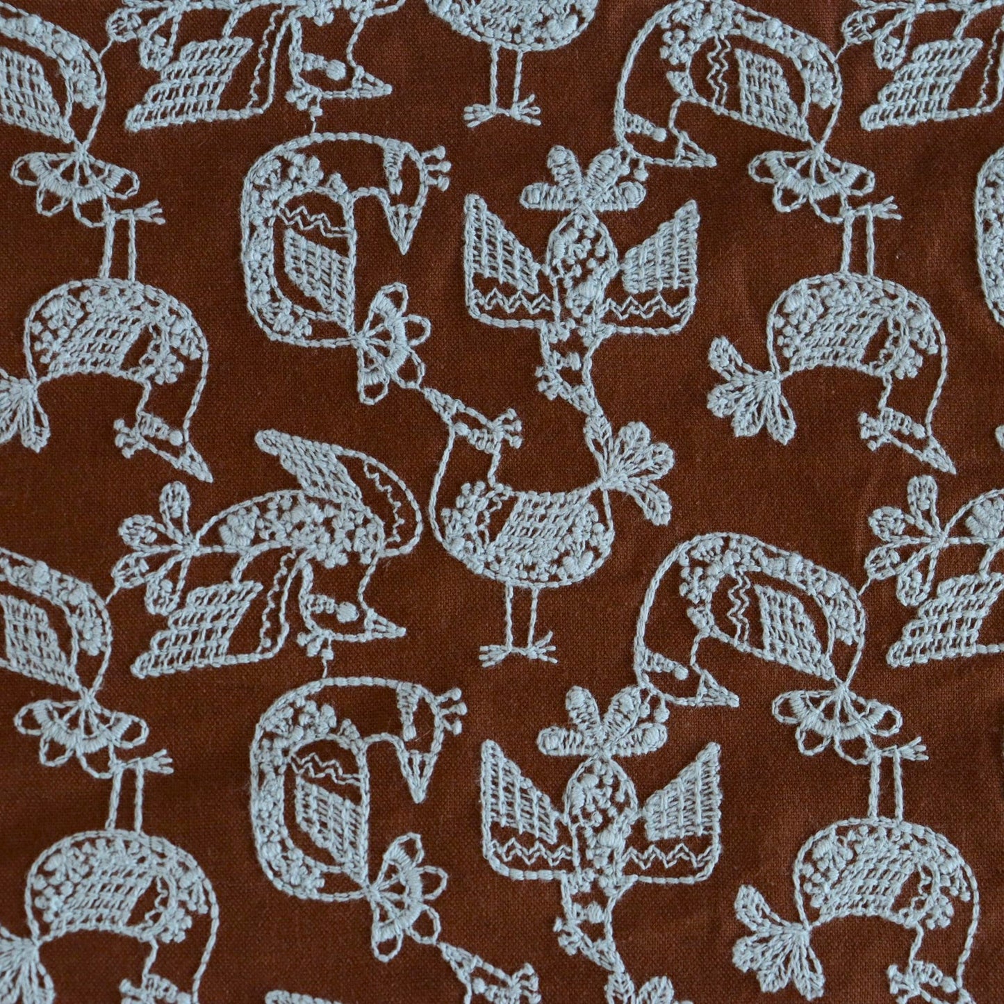 Birds in a lace pattern Brown