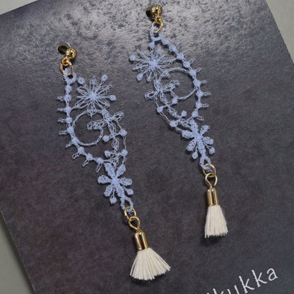 Lumikukka Halu Pieni Tassel Blue gray (Both ear piercings)